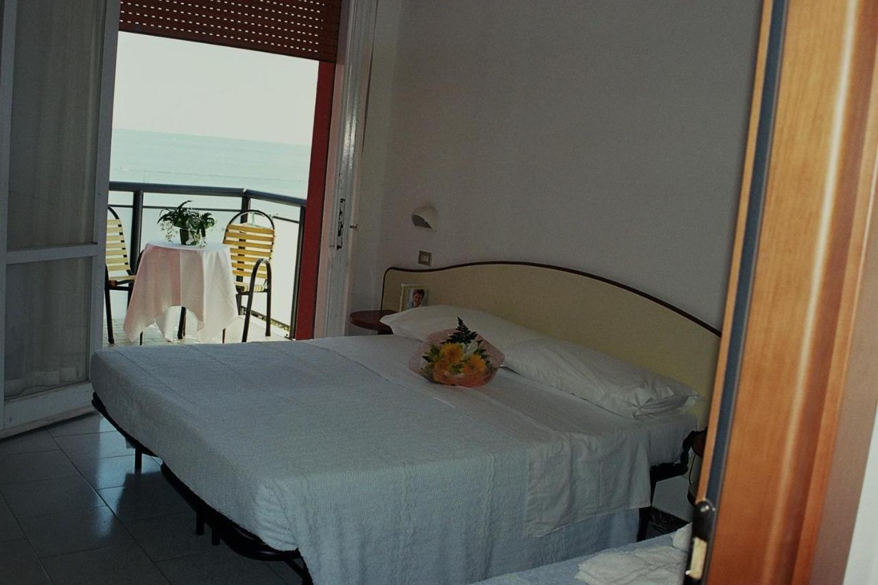 Hotel Darsena Cesenatico Exterior foto